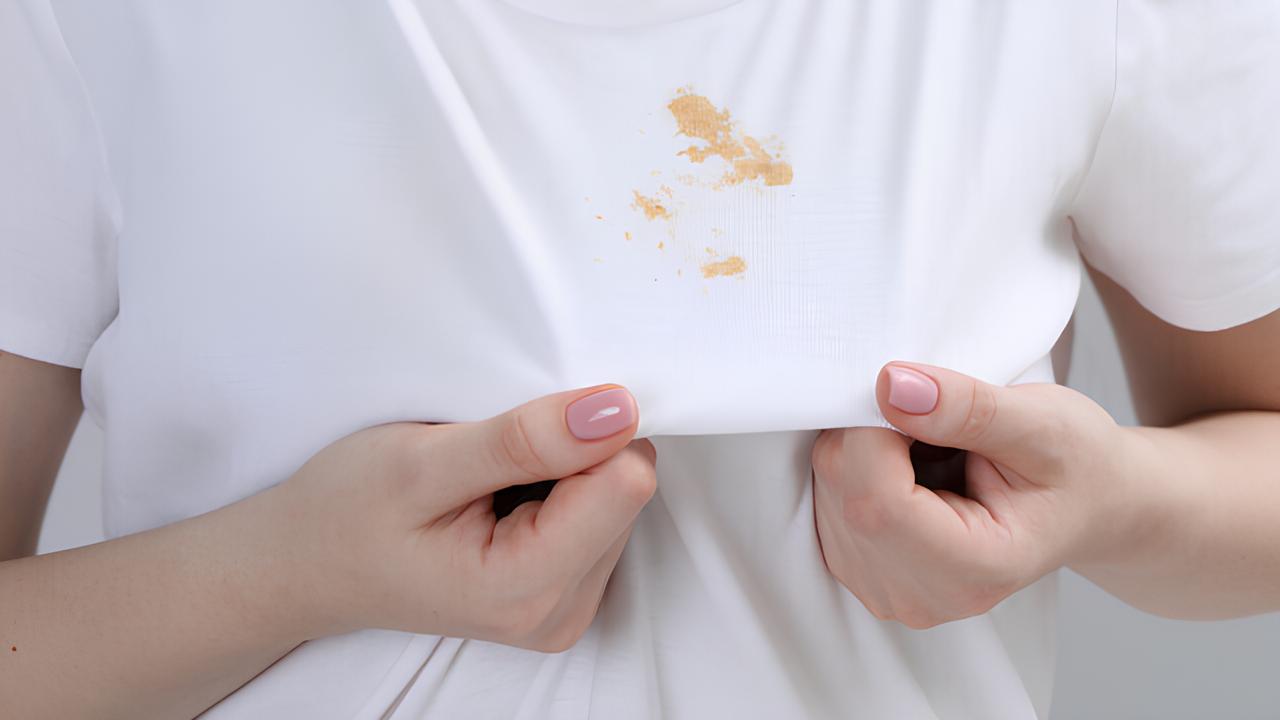 Precauciones de eliminación de manchas de mustia para tiendas de lavandería